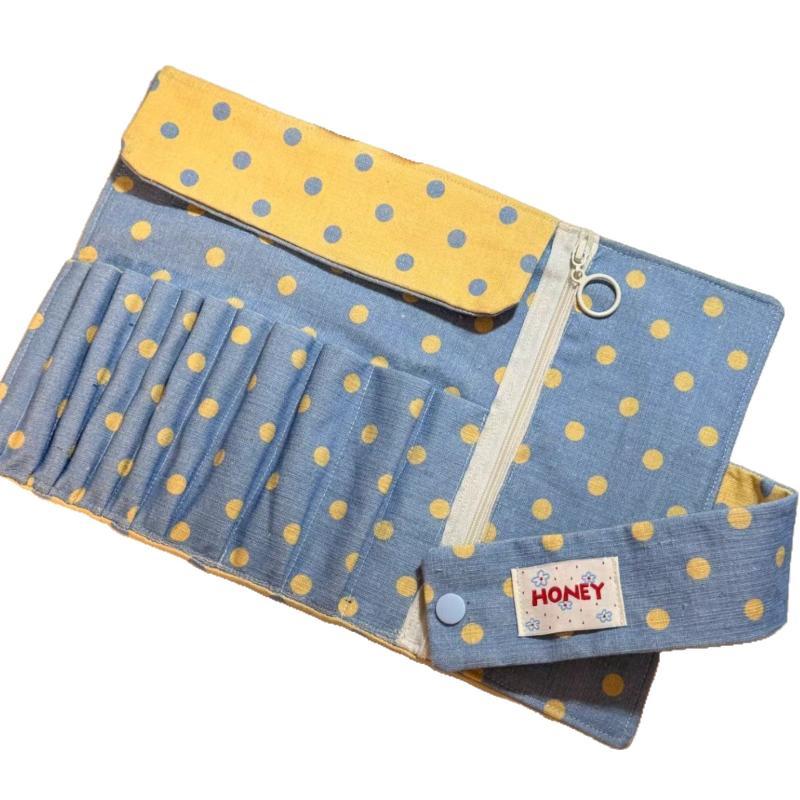 Vintage etui met stippenpatroo - Makeup Organizer recensie en prijs