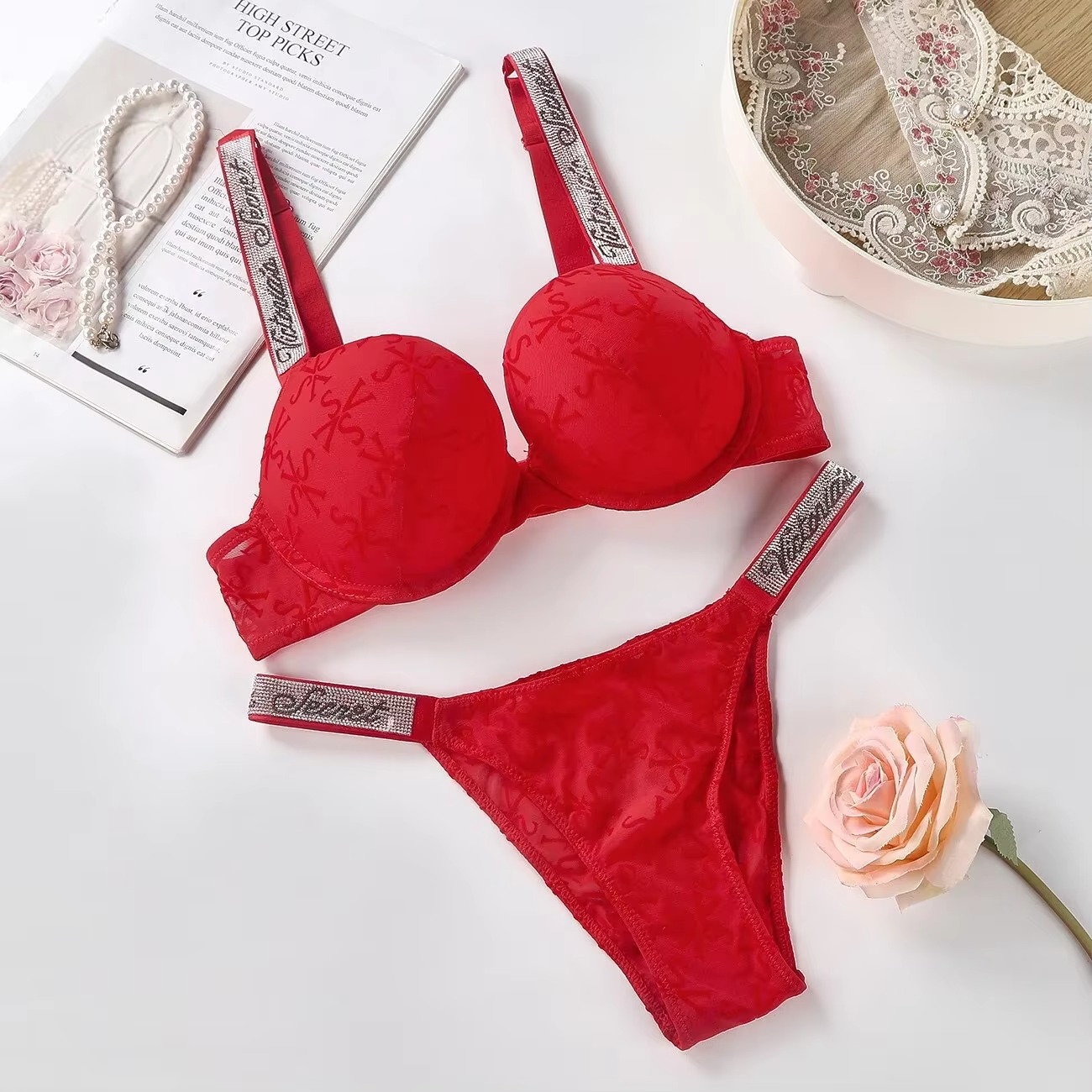 VS Push-up bh met reliëf kant, - Beauty Makeup Louis Vuitton recensie en prijs